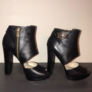 EUC Michael Kors Black Heels Sz 7 1/2